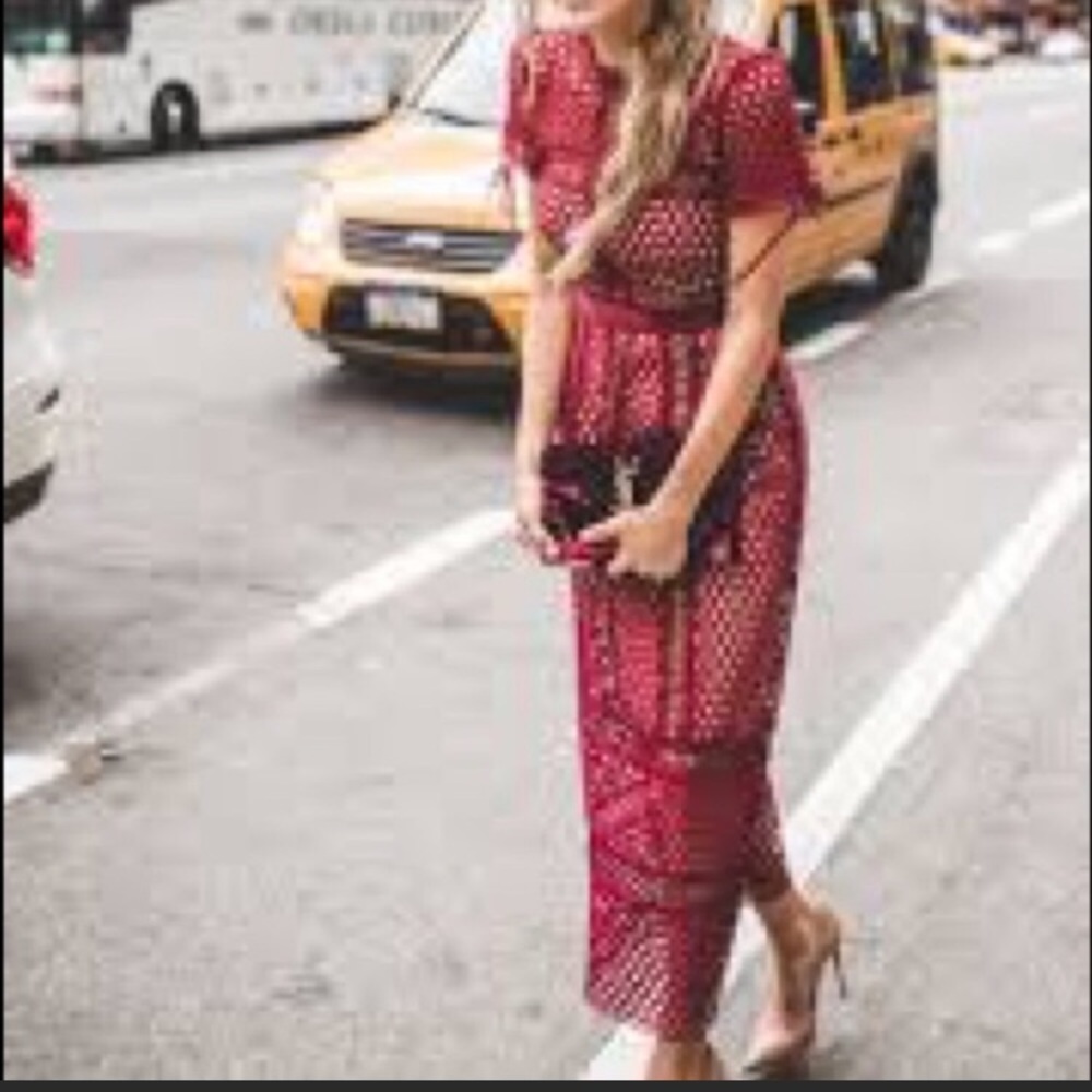 Roselani Beautiful long lace gown